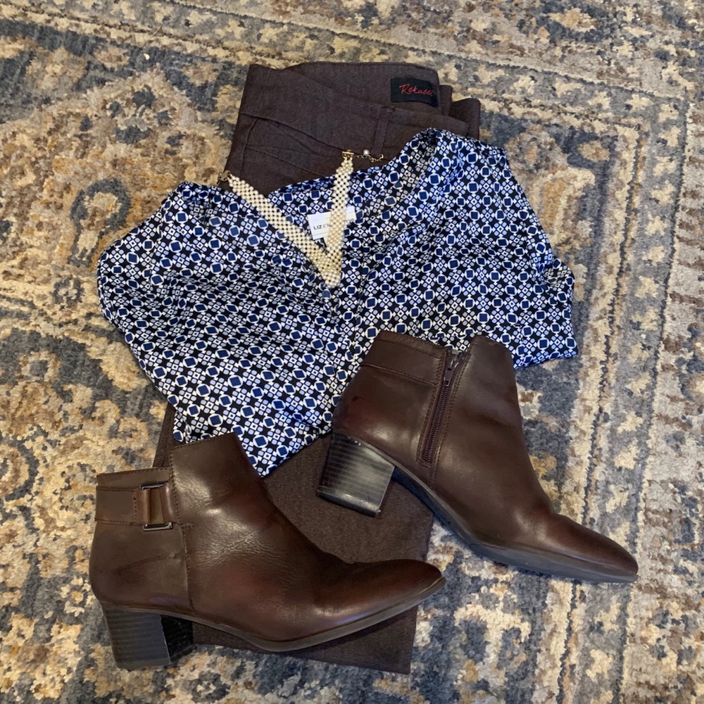 🌻Alfani Brown booties🌻